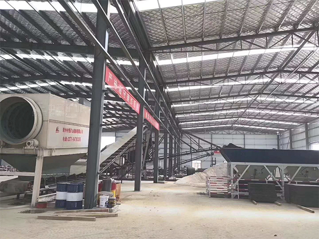 新型移动式破碎筛分站在贵州威宁投产建筑垃圾在生利用